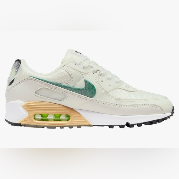 Nike Women's Air Max 90 SE Summit White - Picture 2 of 10